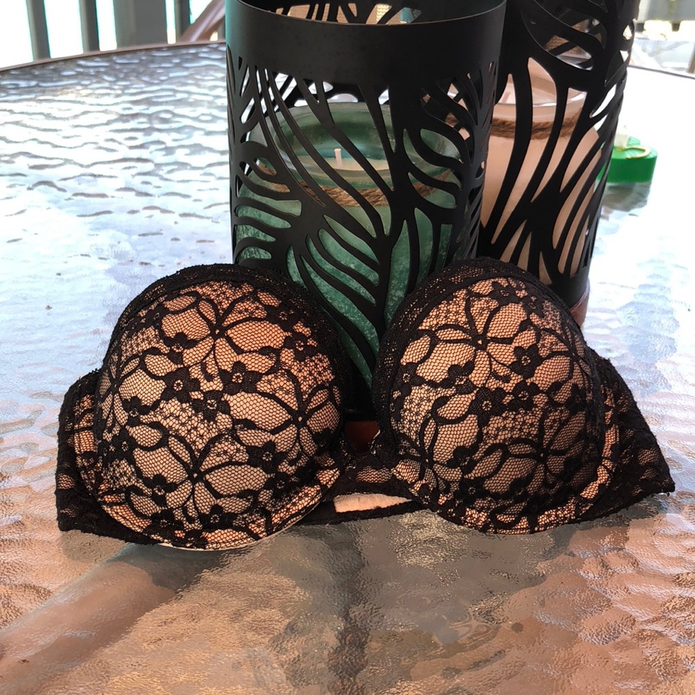 Black Lace Strapless Bra
